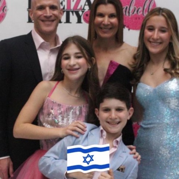 Meet your Posher, Danielle - Picture 1 of 1